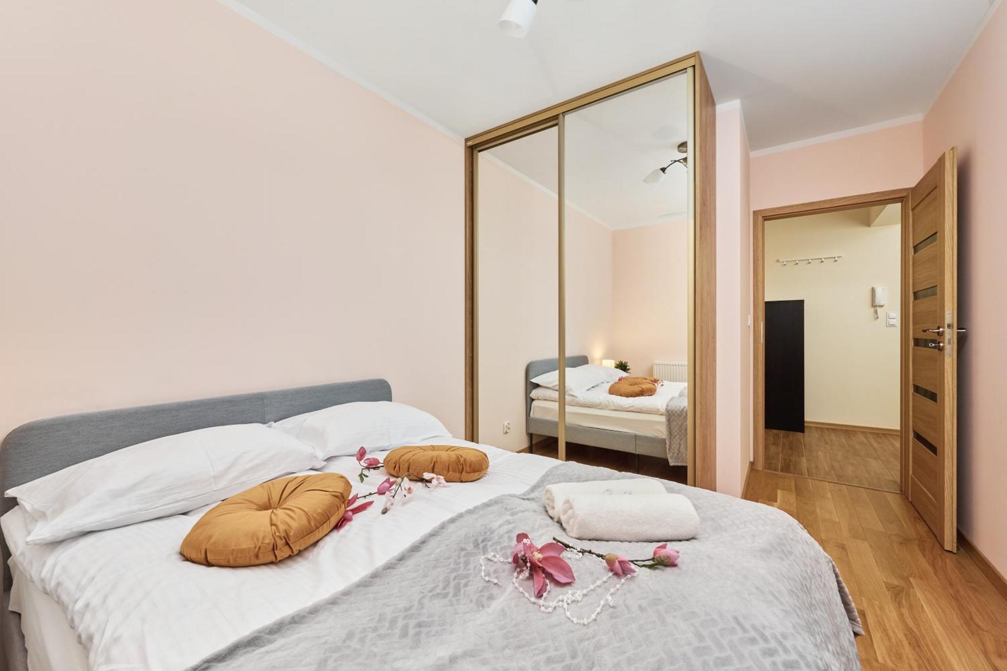 Wroclaw Rose Apartments By Noclegi Renters Екстер'єр фото