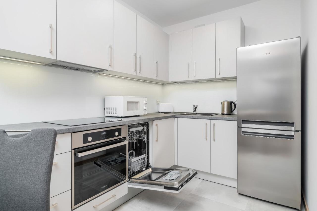 Wroclaw Rose Apartments By Noclegi Renters Екстер'єр фото